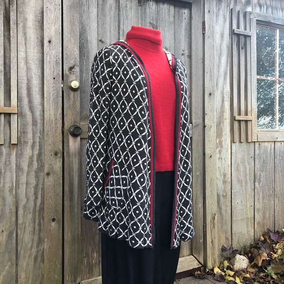 Belldini Sweater - Picture 1 of 16